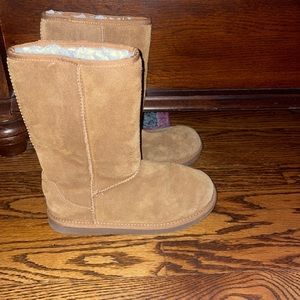 Kookaburra girls size 4 boots